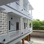Living Bali Homestay Sanur Near Mertasari Beach